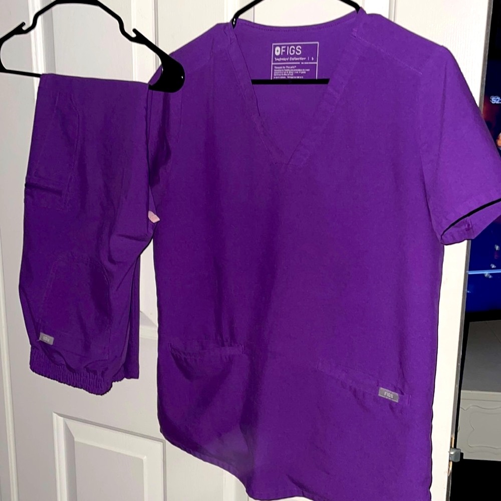 Figs scrub set. Worn once. Limited edition Magic Purple